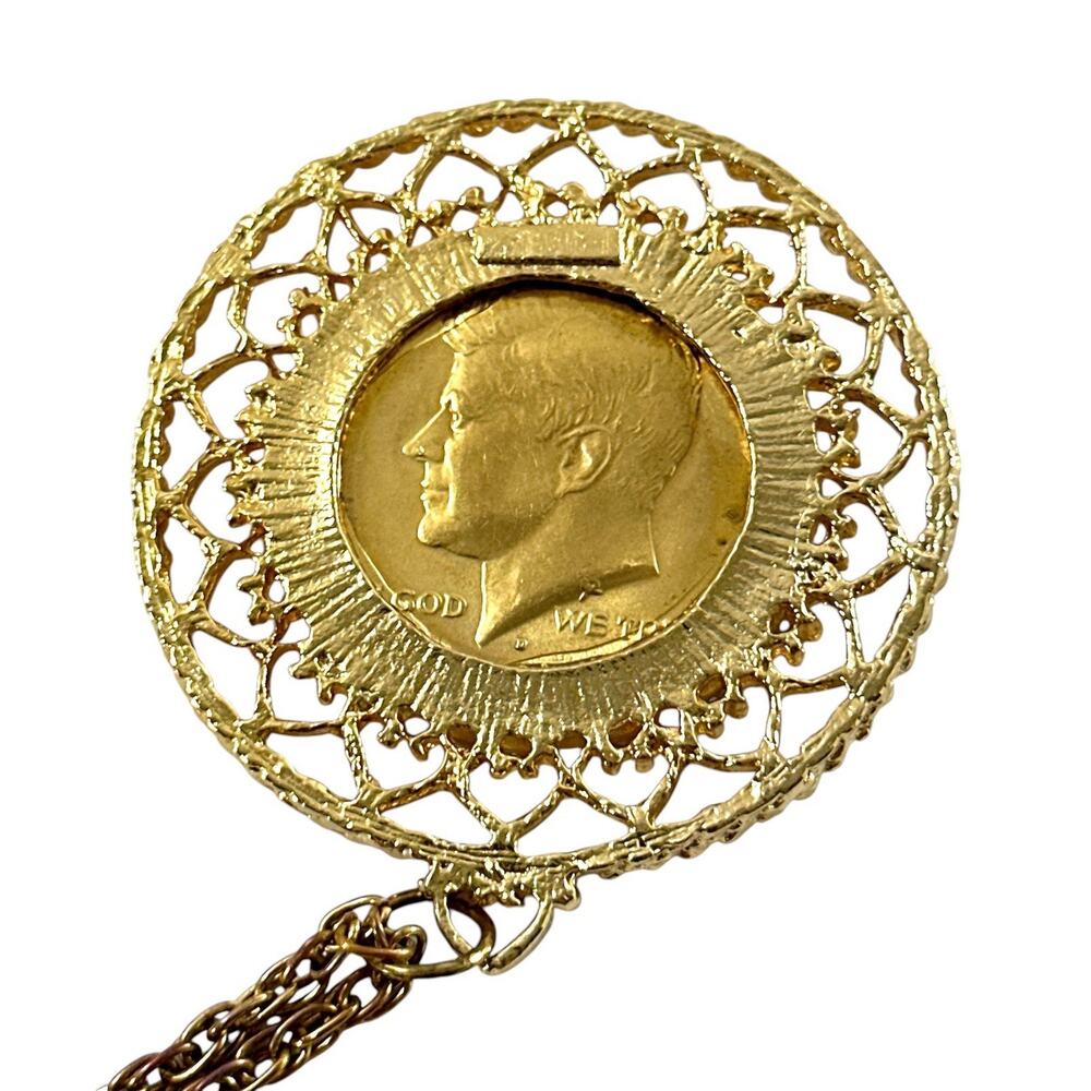Vintage JFK Half Dollar Coin Pendant Necklace Gold Tone Filigree Frame 24” Chain - Picture 4 of 5